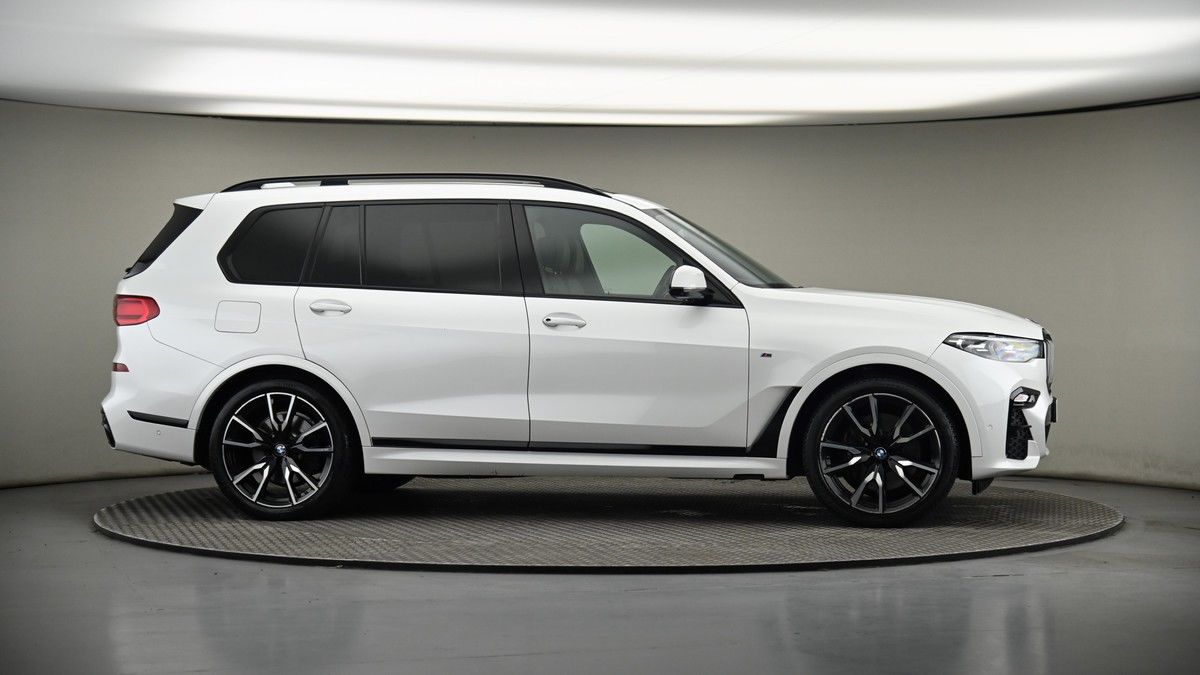 More views of BMW X7
