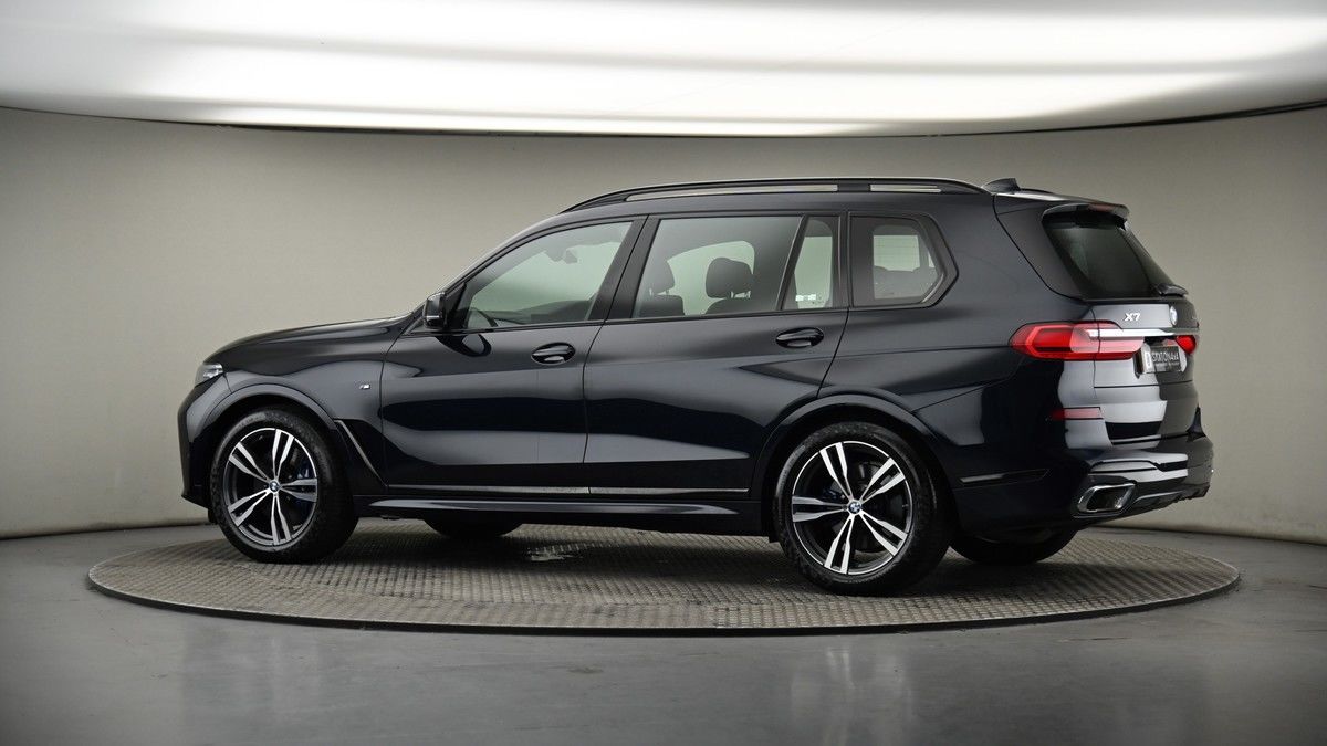 More views of BMW X7
