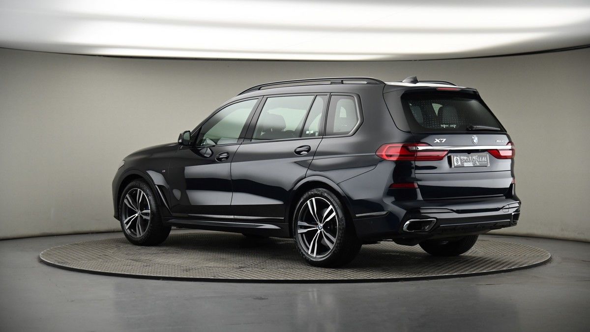 More views of BMW X7