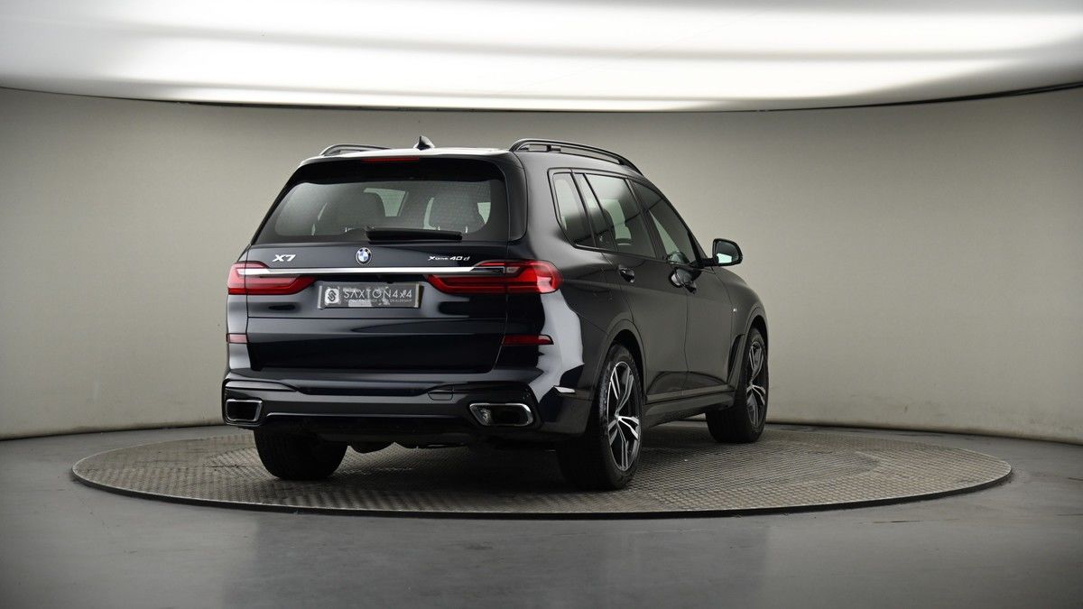 More views of BMW X7