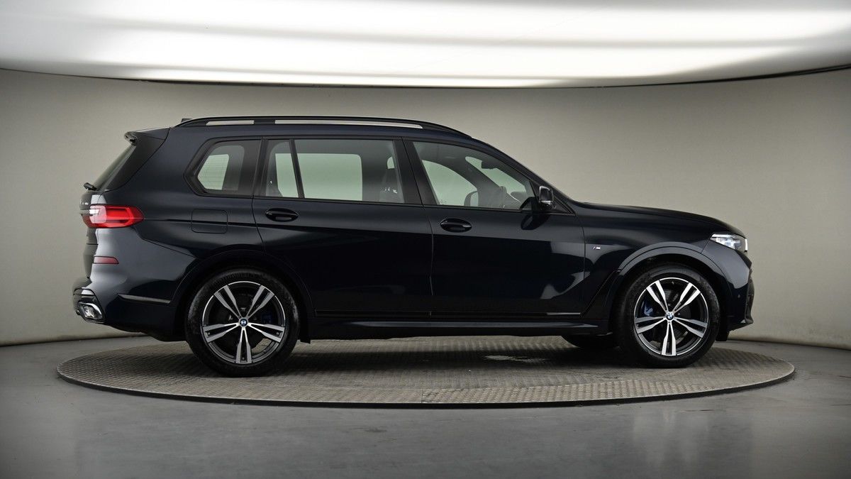 More views of BMW X7