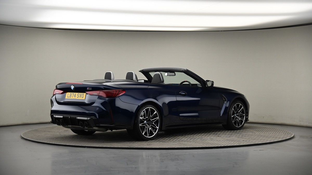 BMW M4 Image 7