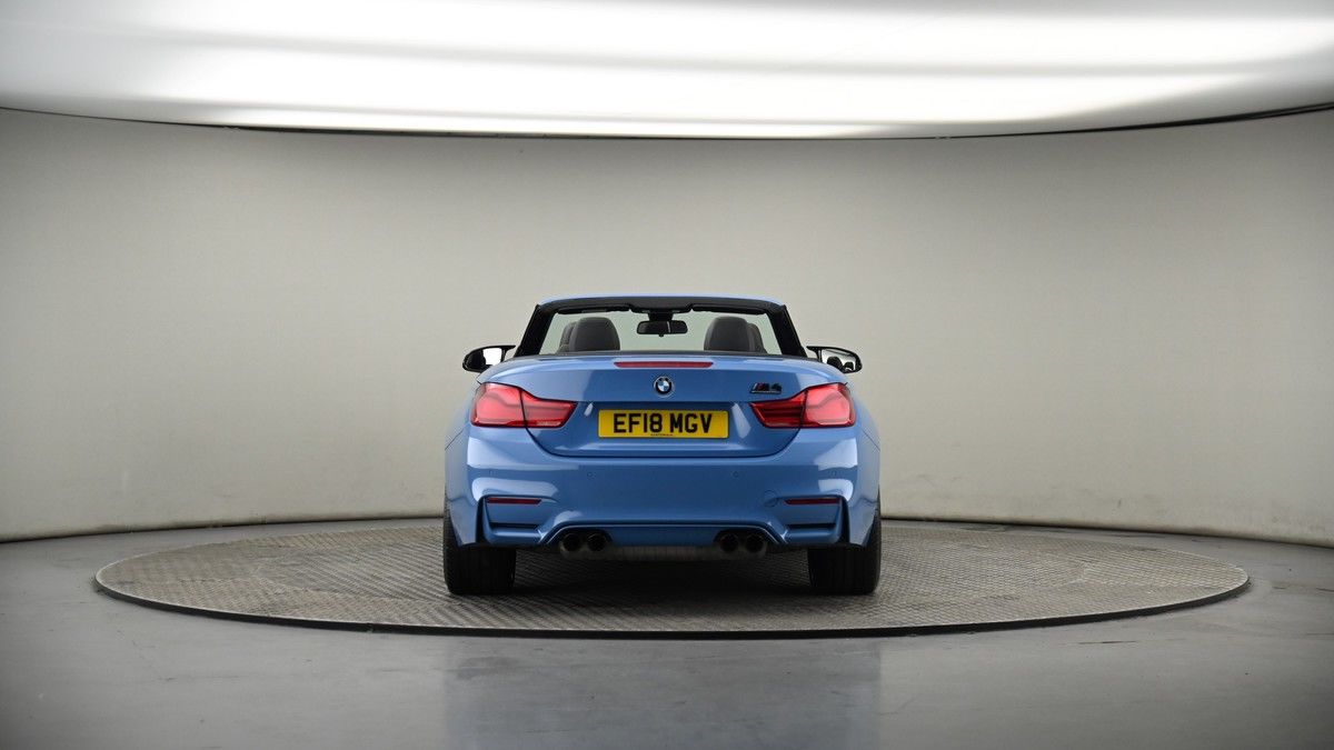 BMW M4 Image 16