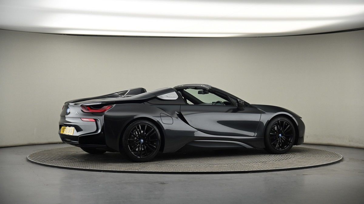 More views of BMW i8