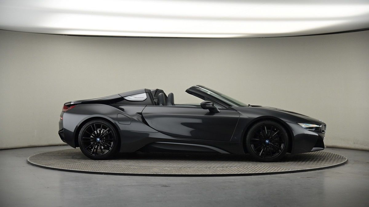 More views of BMW i8