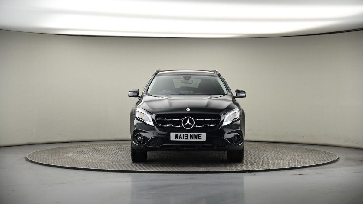 Mercedes-Benz GLA Image 18