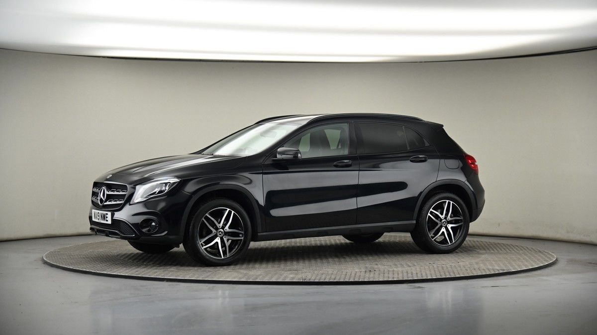 More views of Mercedes-Benz GLA
