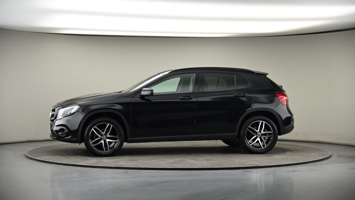 More views of Mercedes-Benz GLA