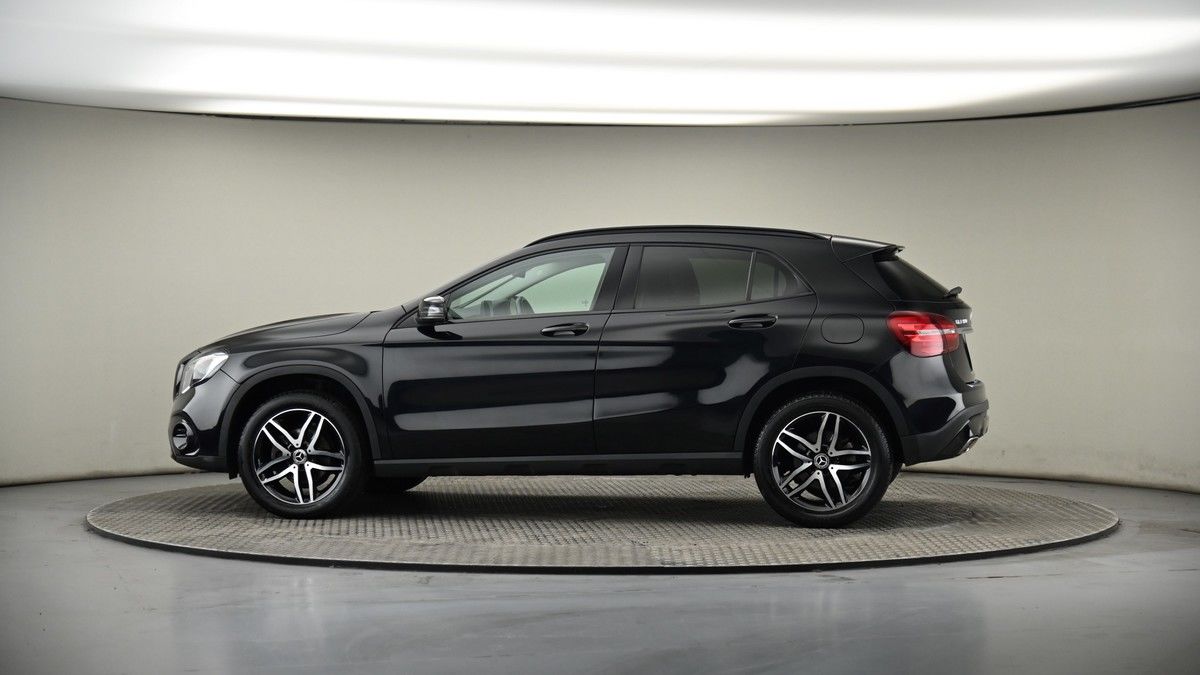 More views of Mercedes-Benz GLA