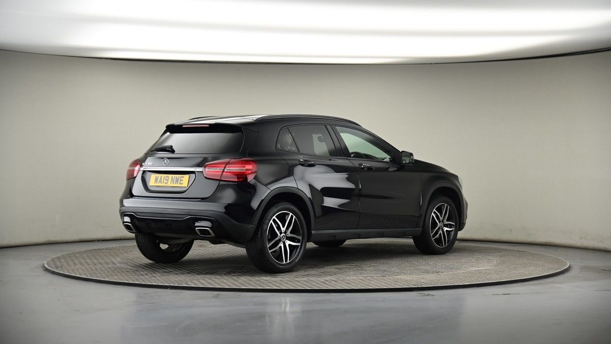 Mercedes-Benz GLA Image 7