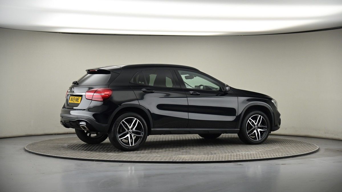 More views of Mercedes-Benz GLA