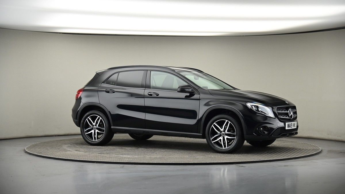 Mercedes-Benz GLA Image 6