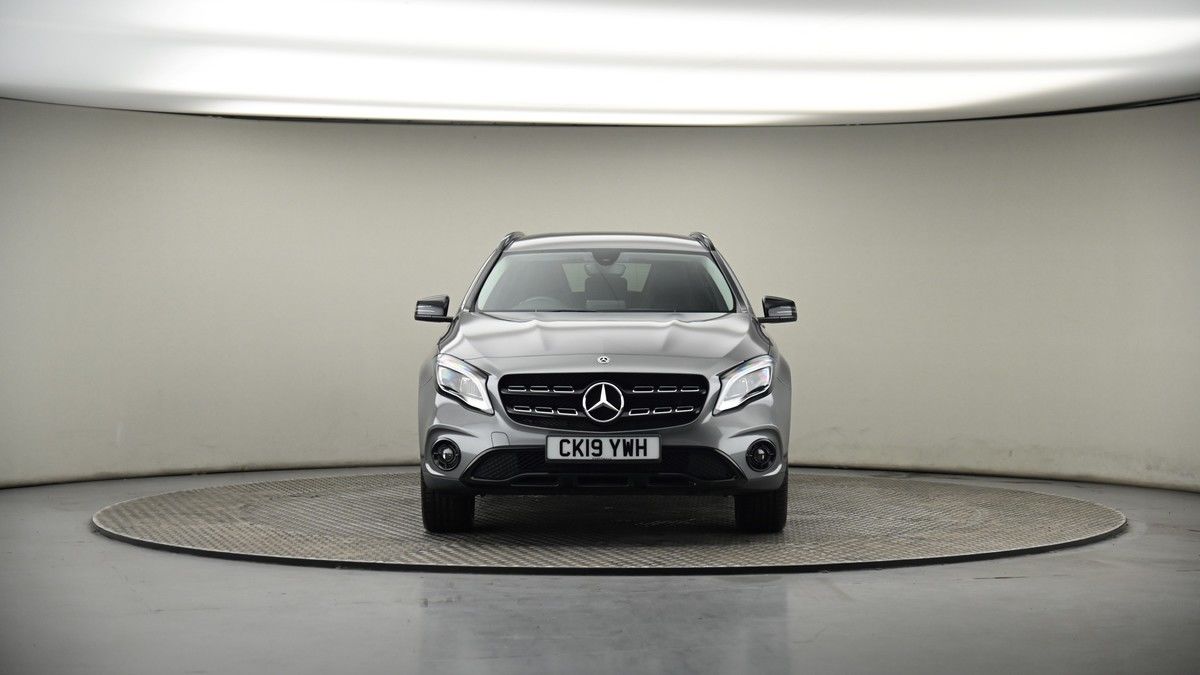 Mercedes-Benz GLA Image 18
