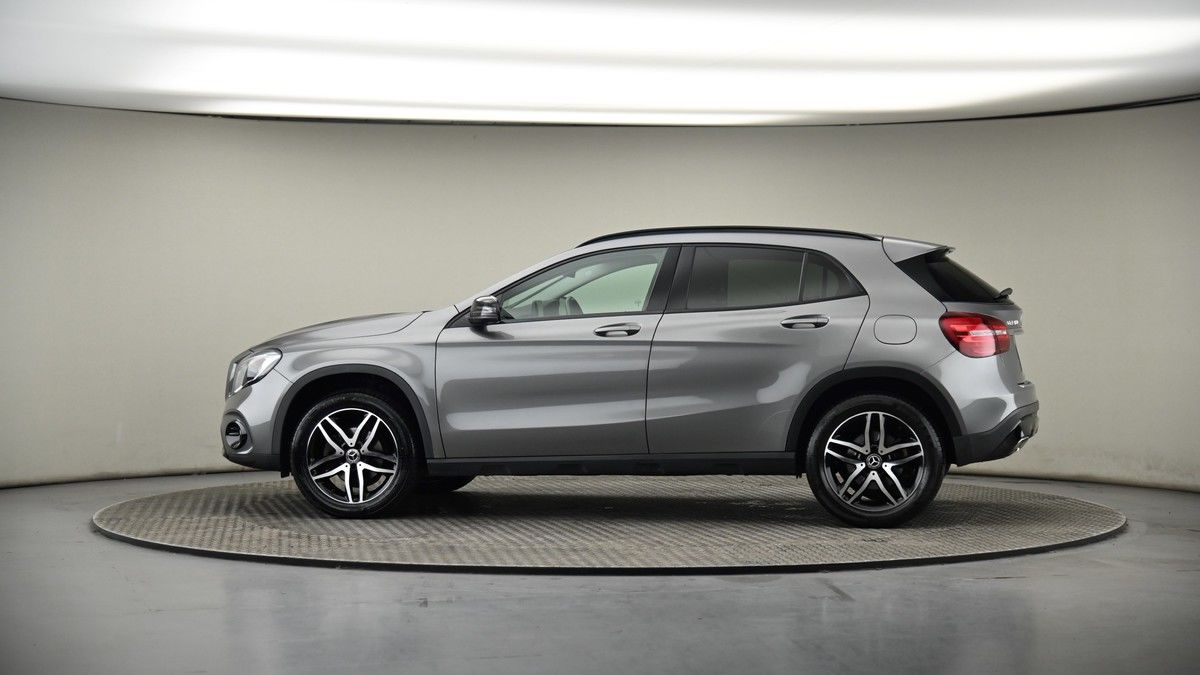 More views of Mercedes-Benz GLA