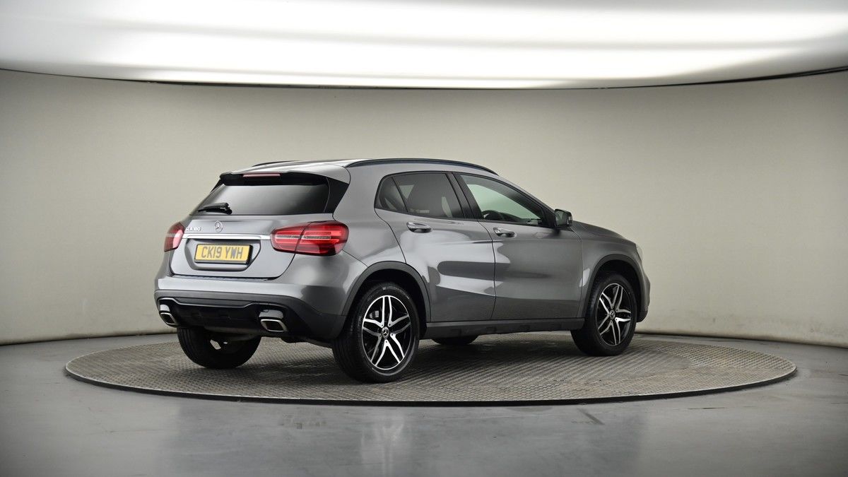 Mercedes-Benz GLA Image 7