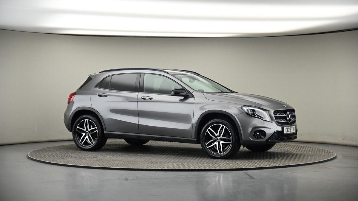 Mercedes-Benz GLA Image 6