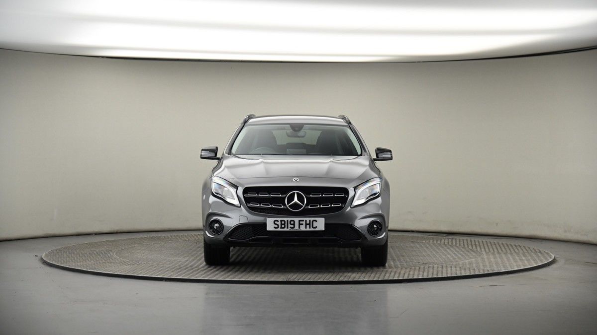 Mercedes-Benz GLA Image 17