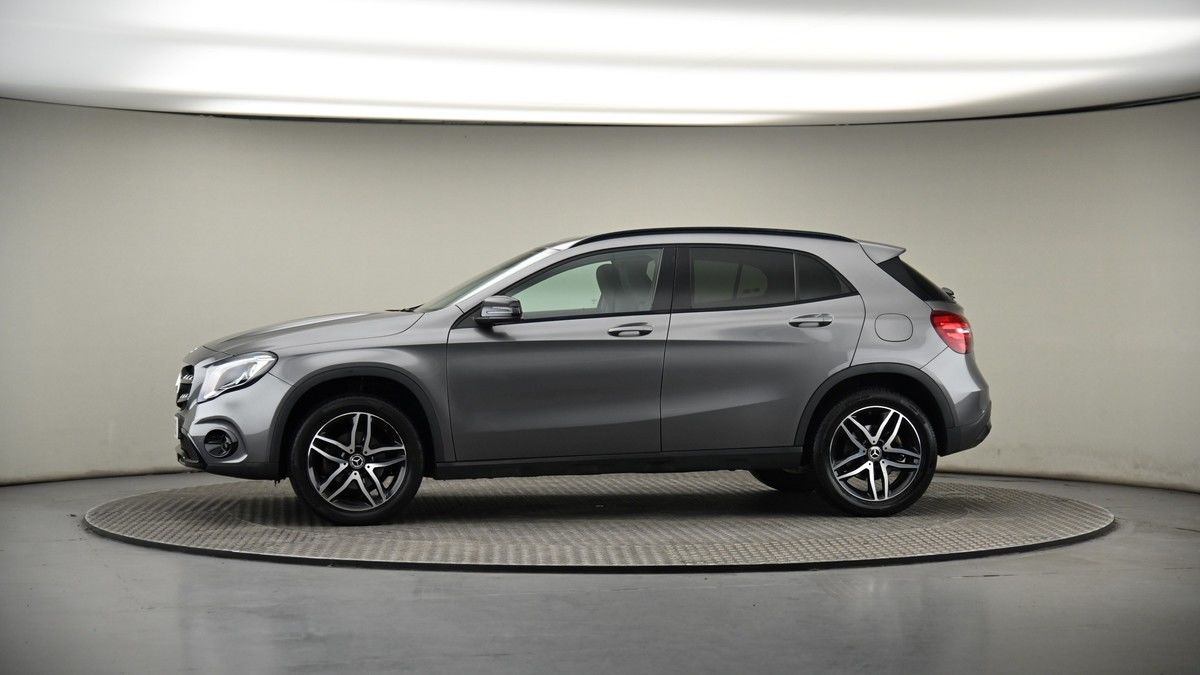 More views of Mercedes-Benz GLA