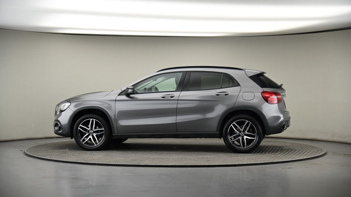 More views of Mercedes-Benz GLA