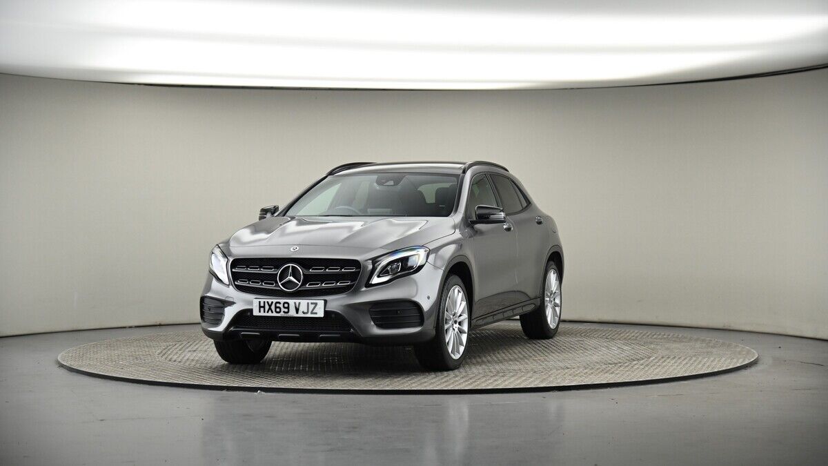 More views of Mercedes-Benz GLA