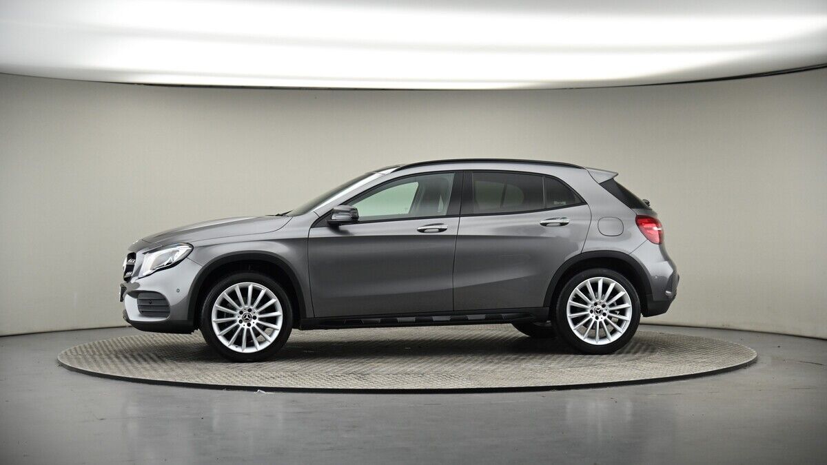 More views of Mercedes-Benz GLA