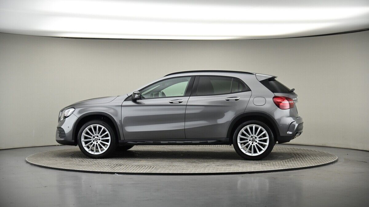 More views of Mercedes-Benz GLA