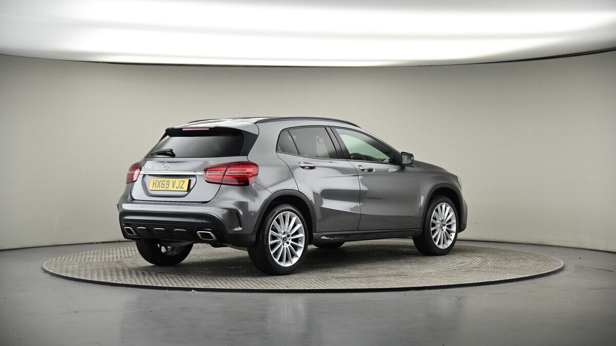 Mercedes-Benz GLA Image 7