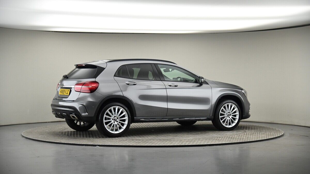 More views of Mercedes-Benz GLA