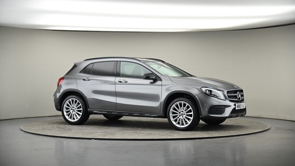 Mercedes-Benz GLA Image 6
