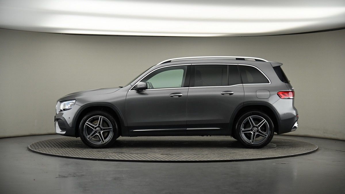 Mercedes-Benz GLB Image 19
