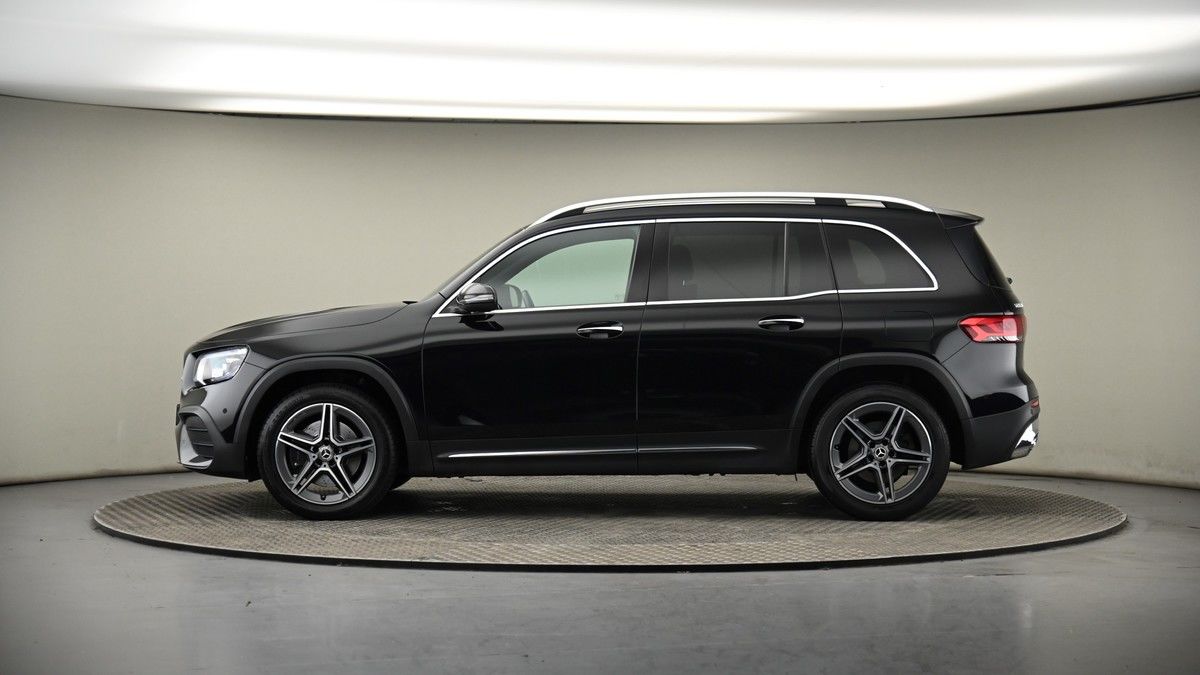 Mercedes-Benz GLB Image 19