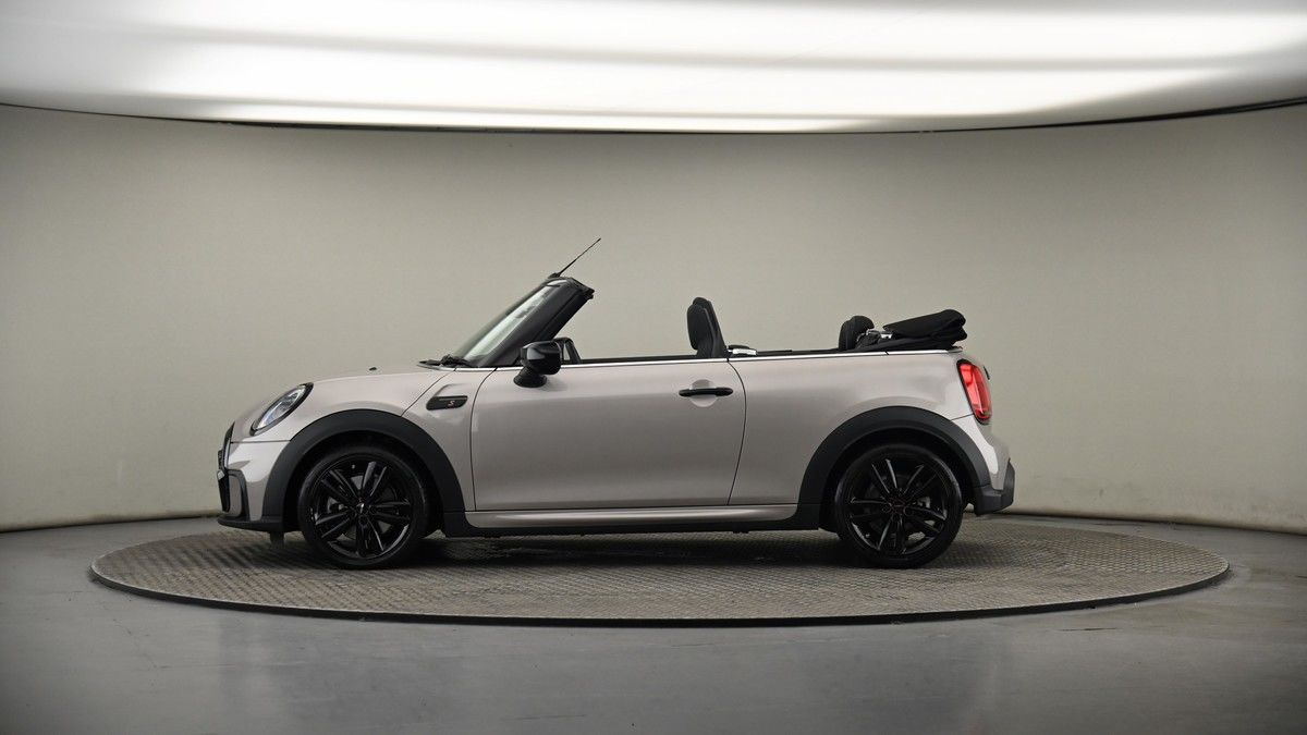 MINI Convertible Image 18
