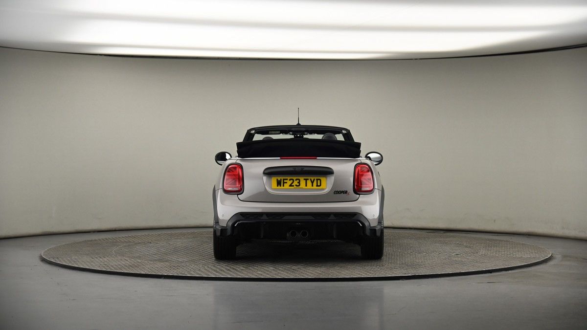 MINI Convertible Image 16
