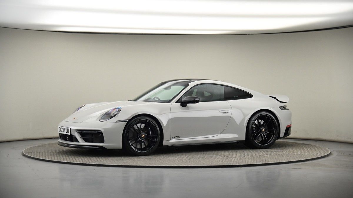 More views of Porsche 911
