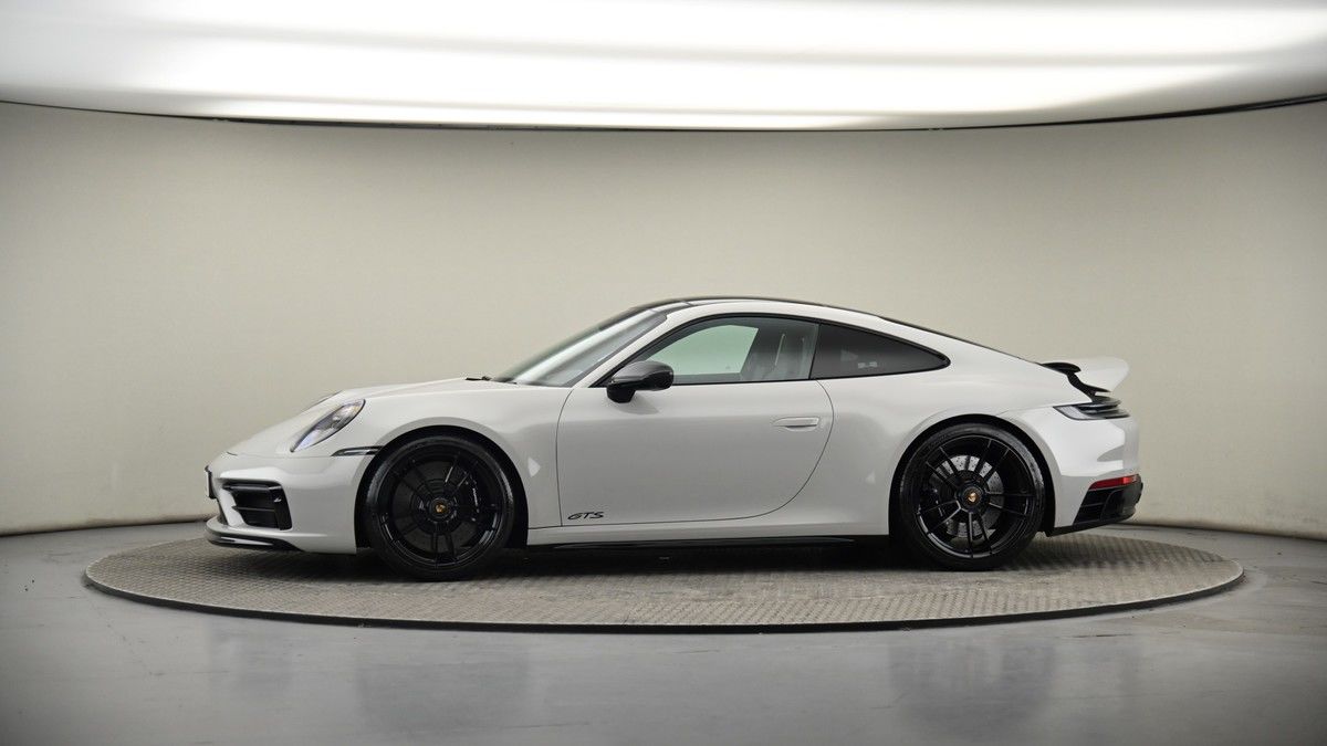 More views of Porsche 911