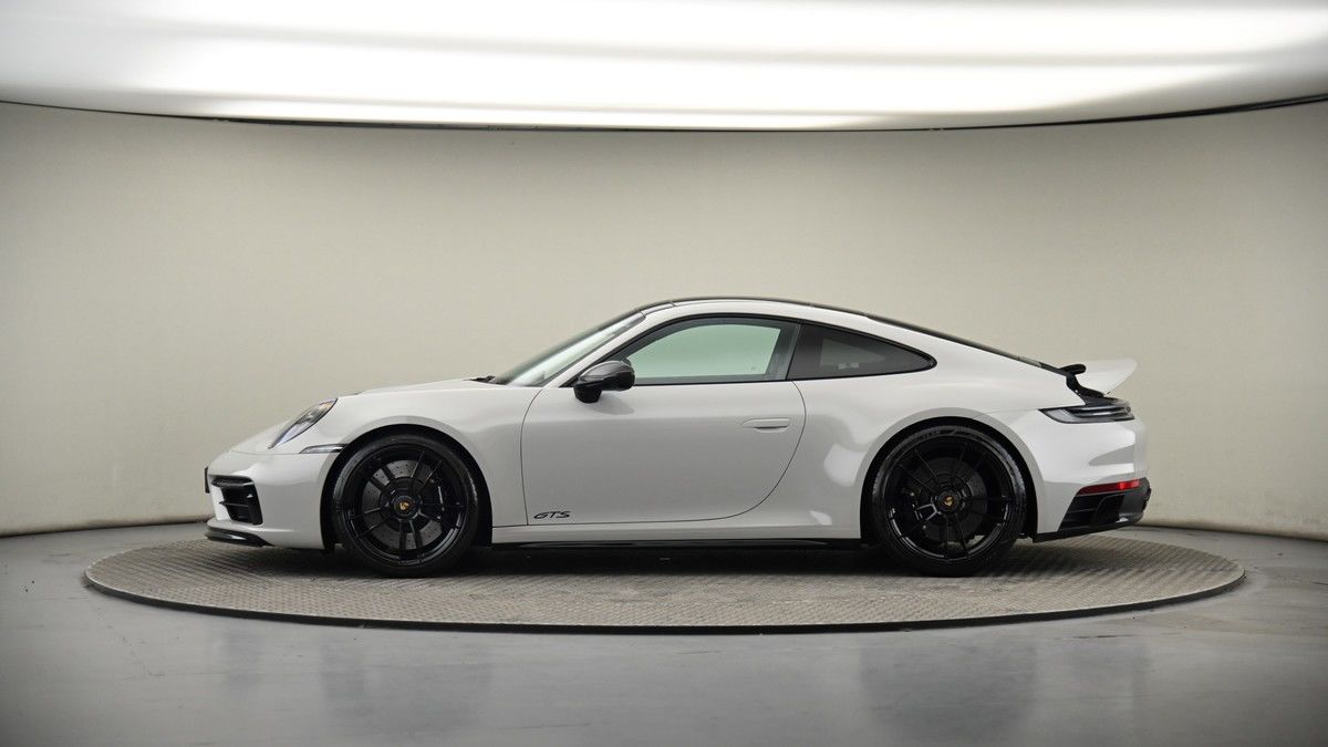 Porsche 911 Image 18