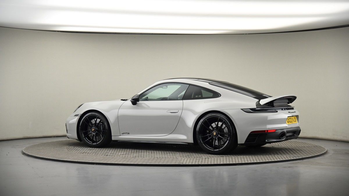 More views of Porsche 911
