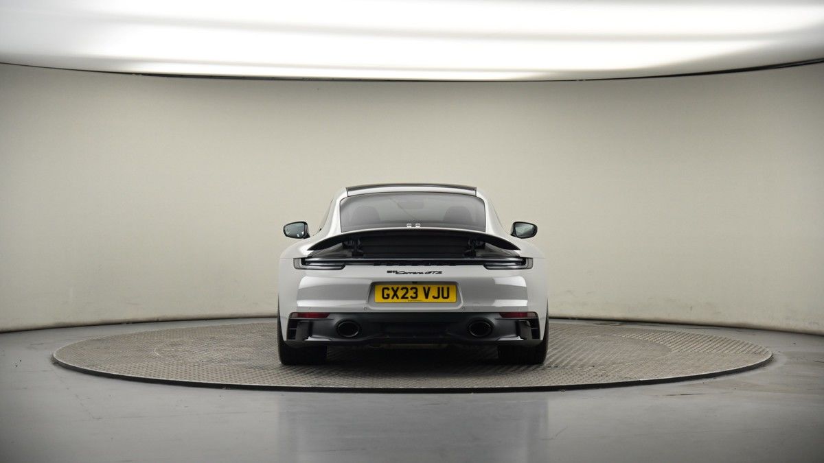 Porsche 911 Image 16