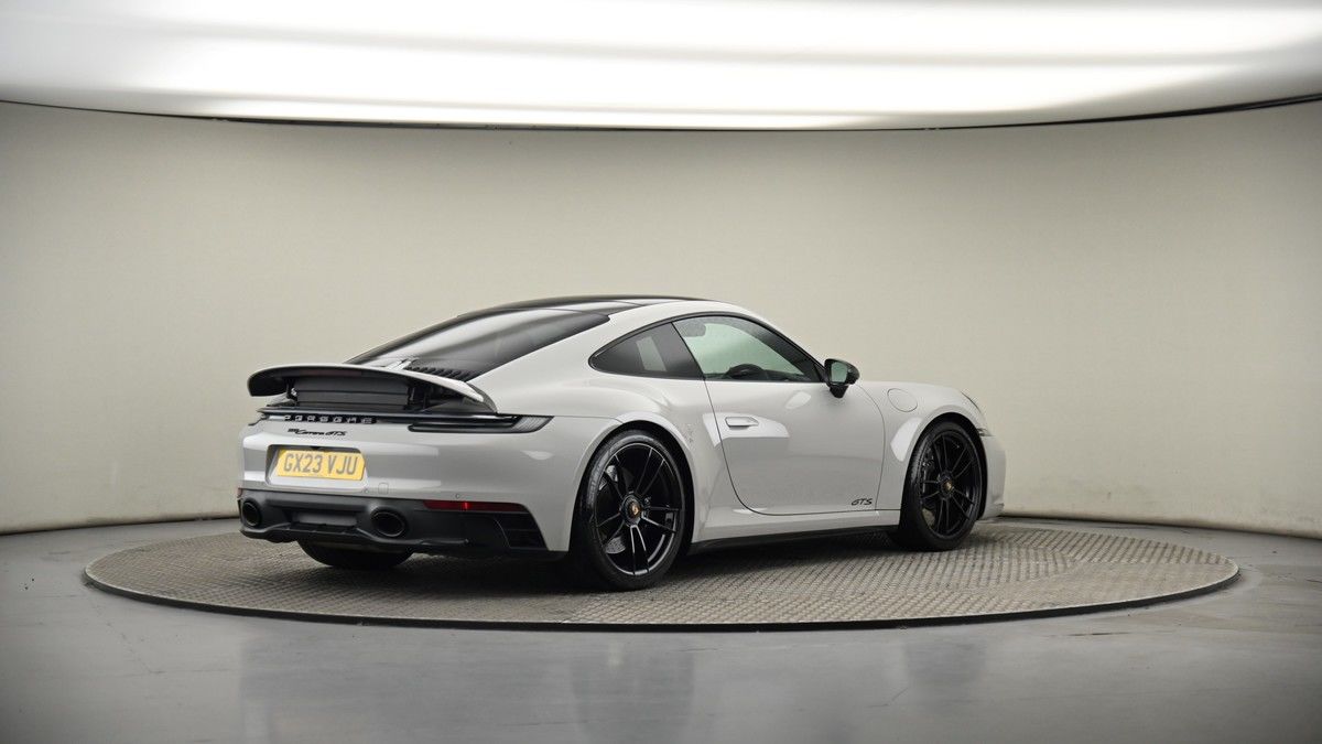 Porsche 911 Image 6