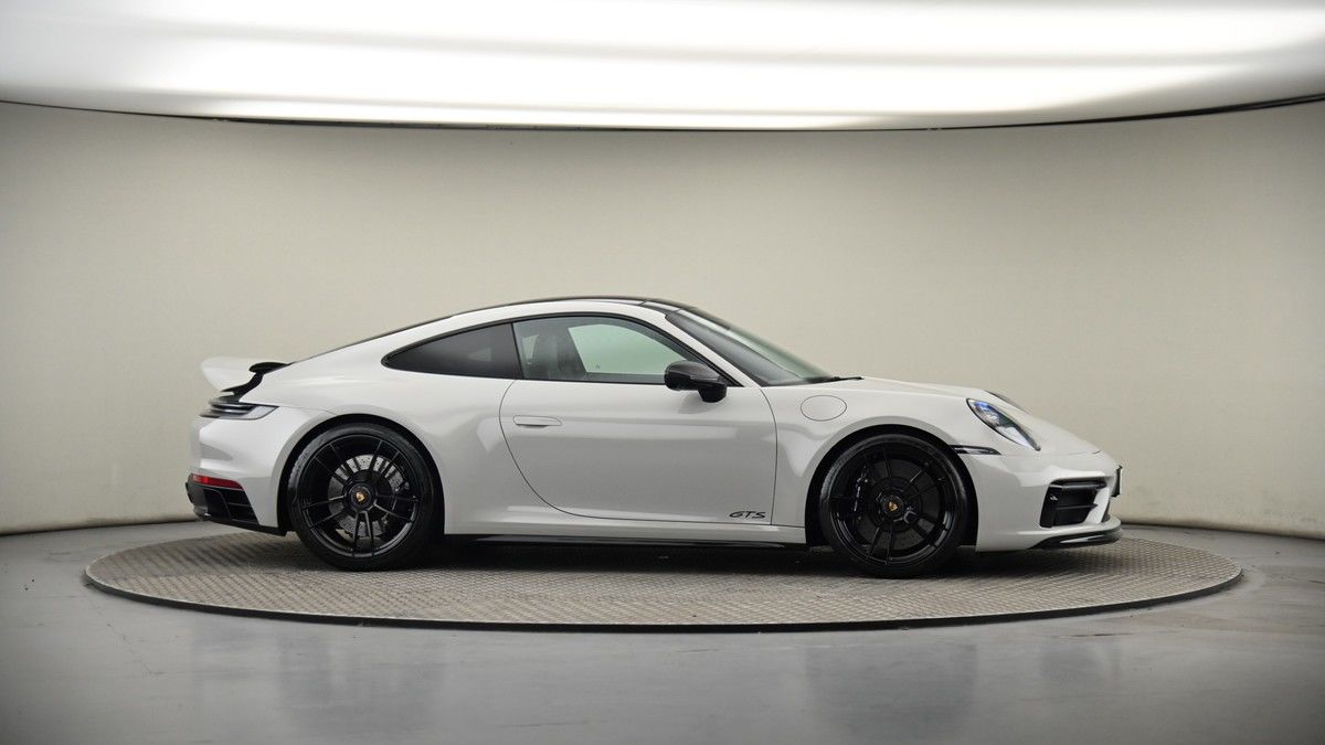 More views of Porsche 911