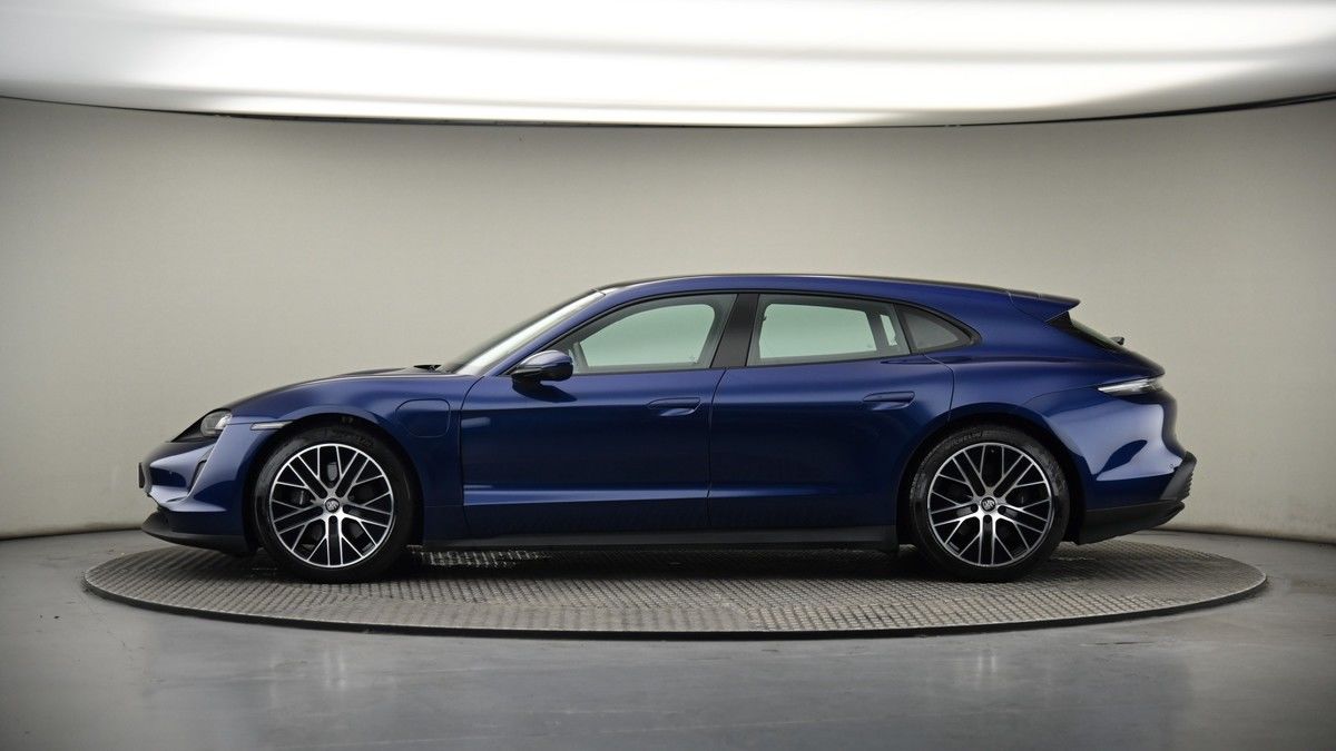 Porsche Taycan Image 19