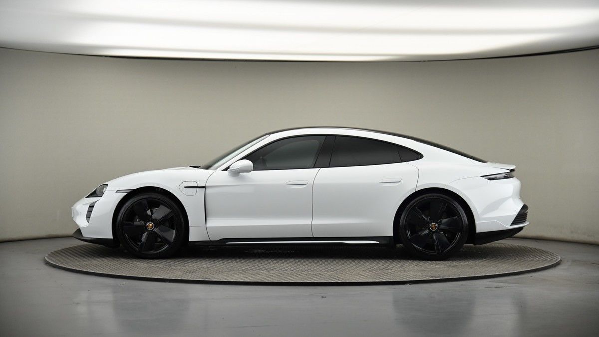 Porsche Taycan Image 19