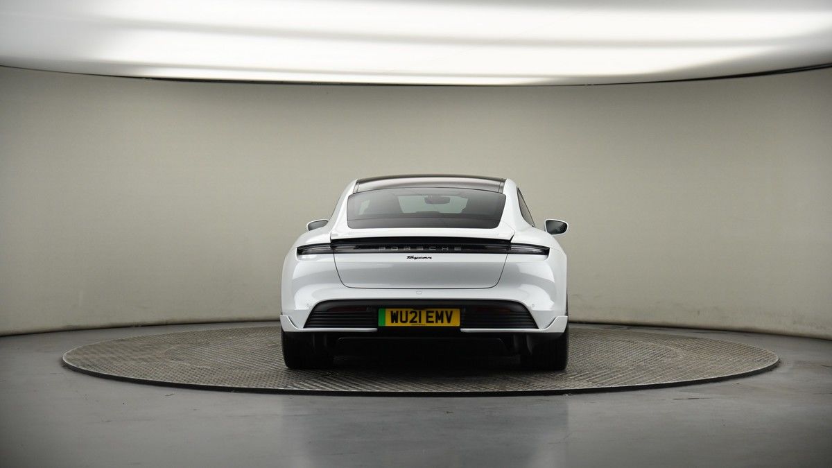 Porsche Taycan Image 17