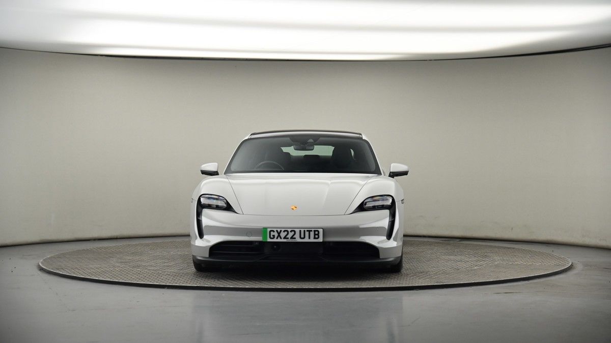 Porsche Taycan Image 18
