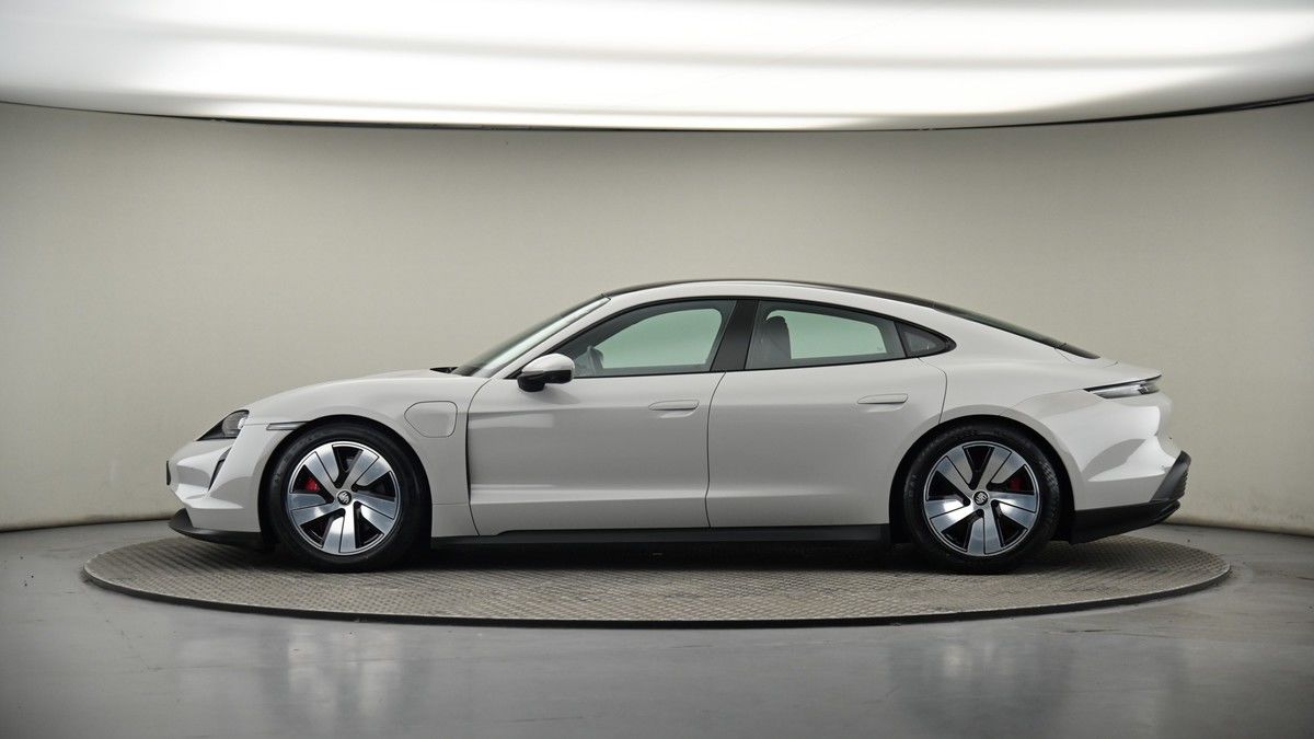 Porsche Taycan Image 19