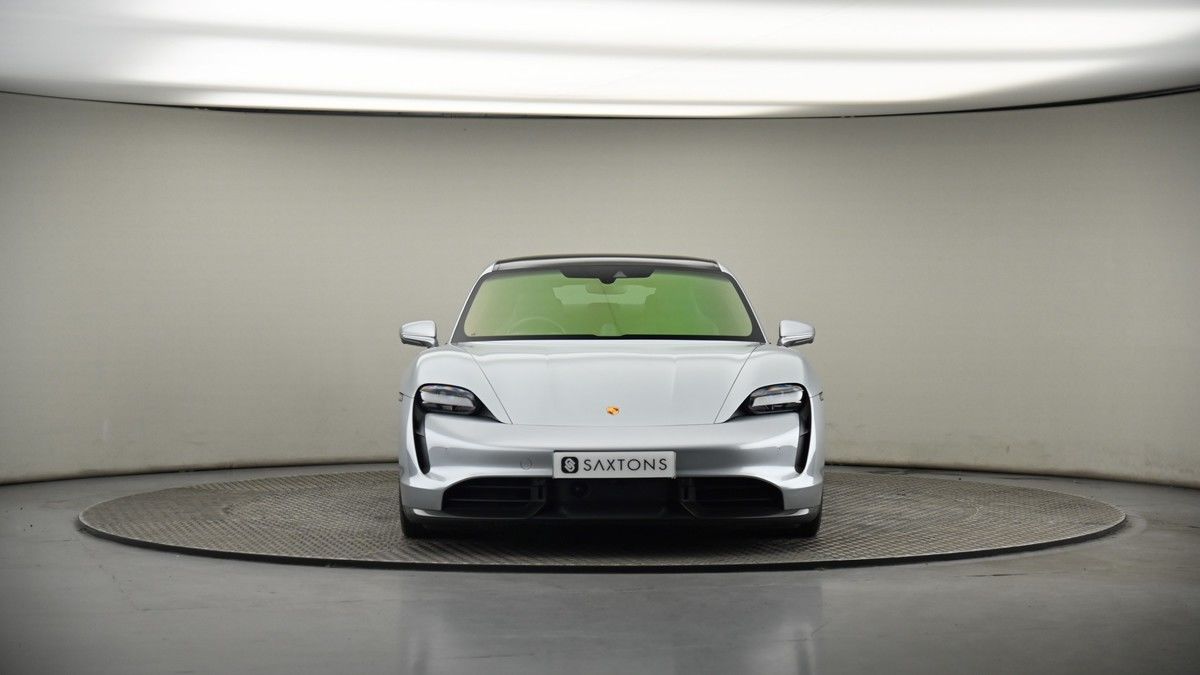 Porsche Taycan Image 18