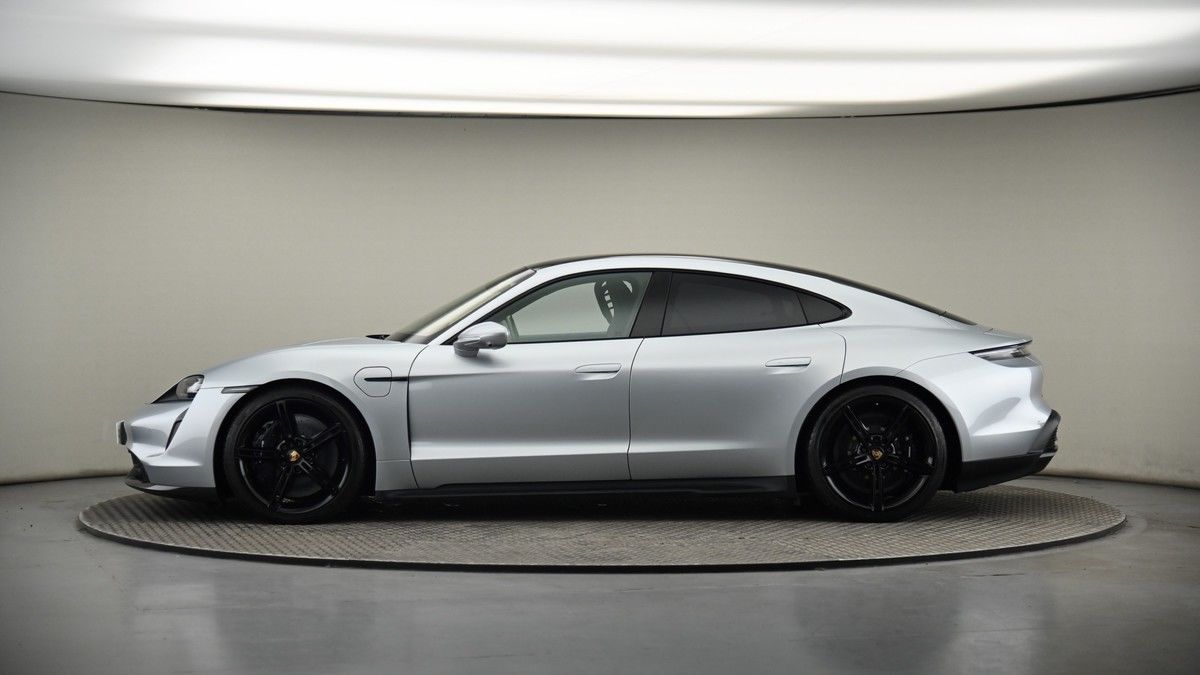 Porsche Taycan Image 19