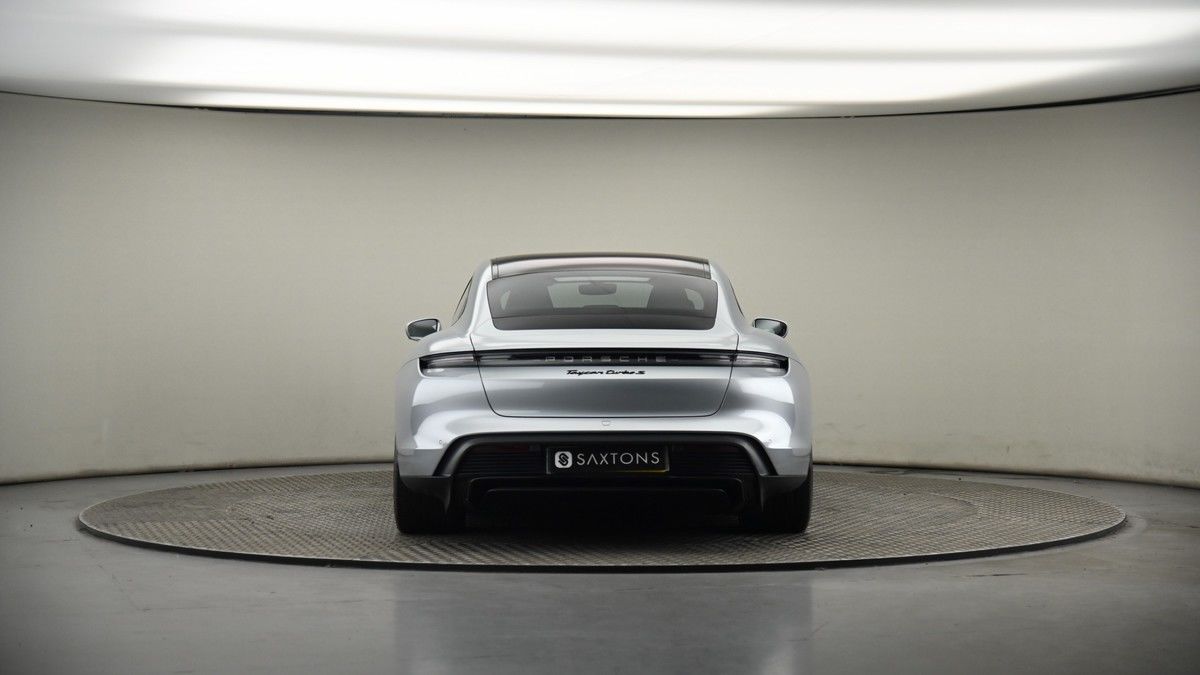 Porsche Taycan Image 17