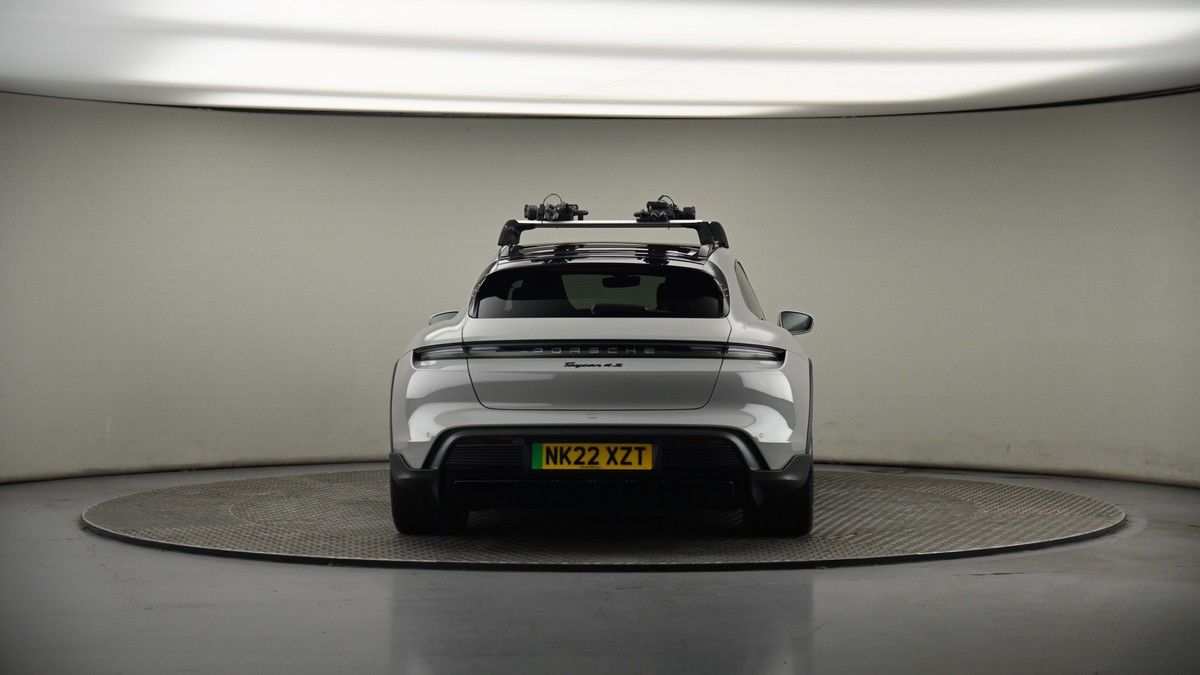Porsche Taycan Image 17