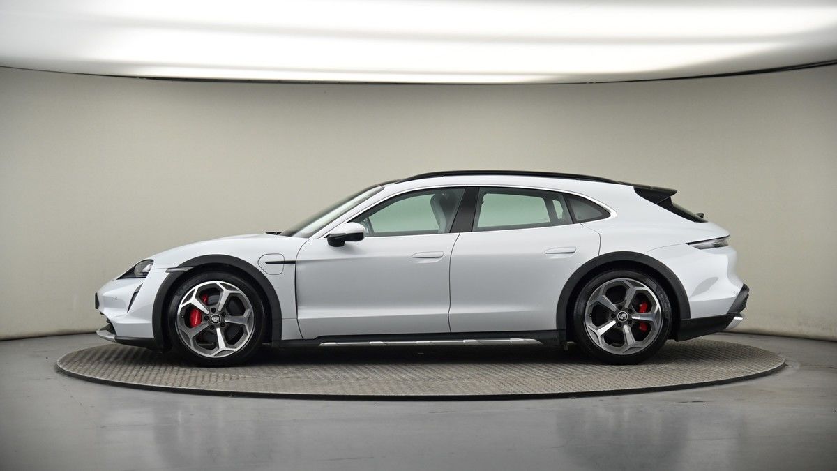 Porsche Taycan Image 19